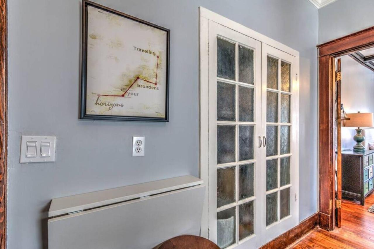Classic Woodwork And Details In 1912 Colonial Memphis Exteriér fotografie